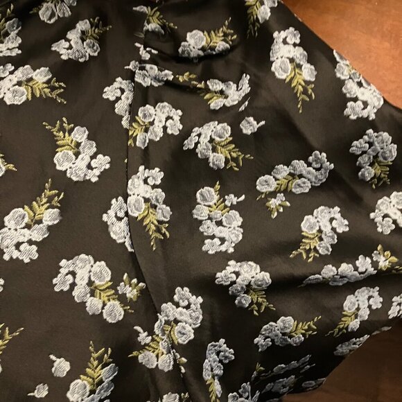 Jacquard Floral Minidress - Picture 10 of 11